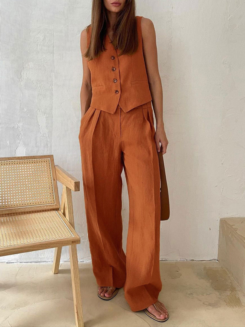 Lila | V-neck Pleated Wide-leg Pants Suit
