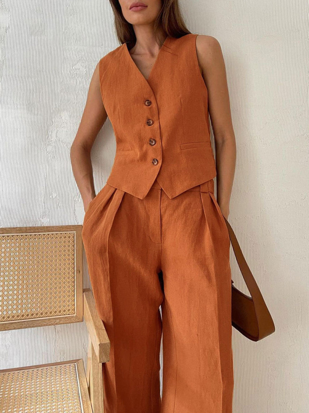 Lila | V-neck Pleated Wide-leg Pants Suit