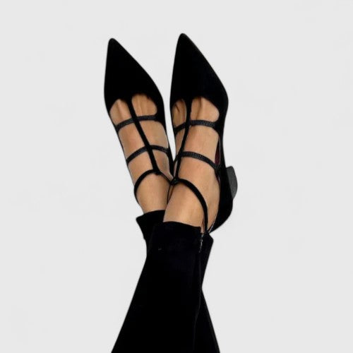 Amara | Lyn | Elegant and Stylish